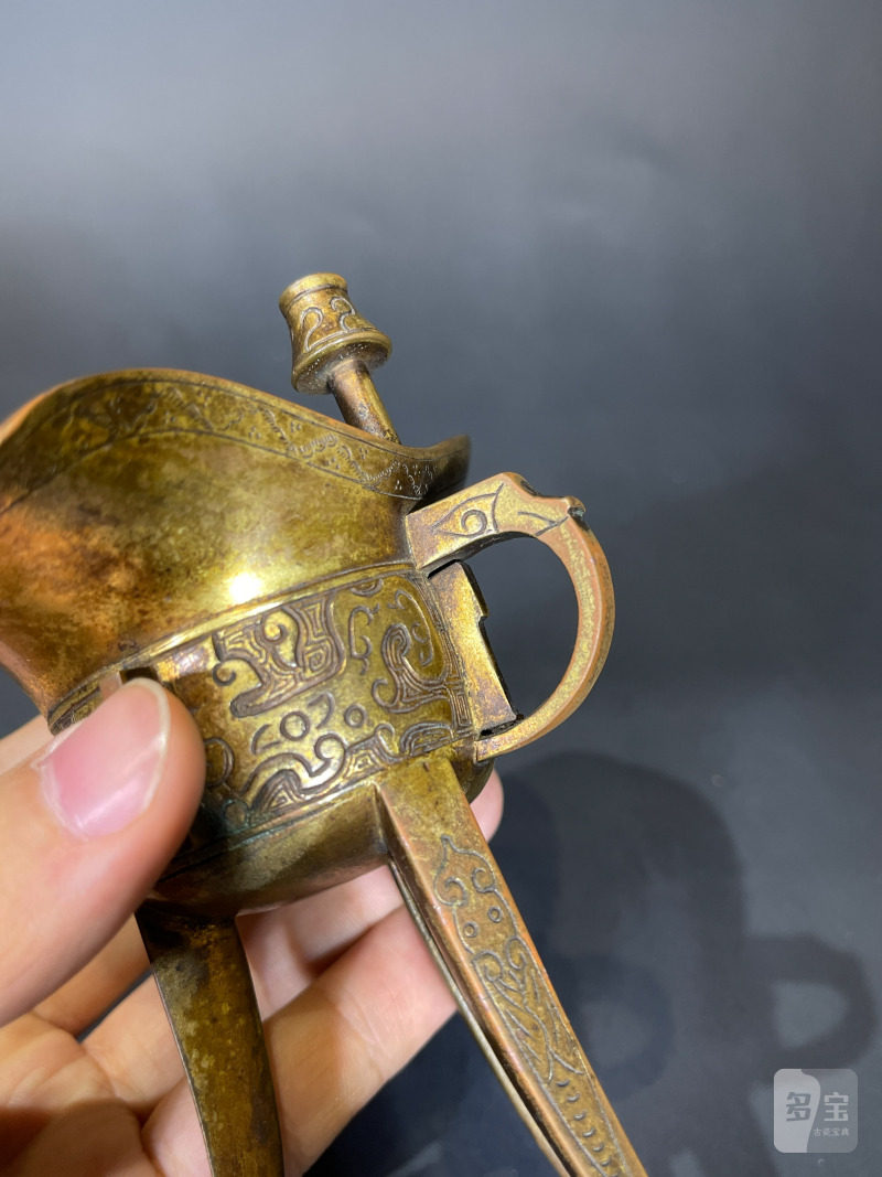 明 铜鎏金云雷地兽面纹爵杯 - 图10